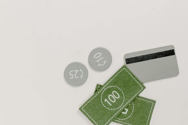 Essential Tips for Securing Property Insurance for Homes with Lush Gardens in the UK